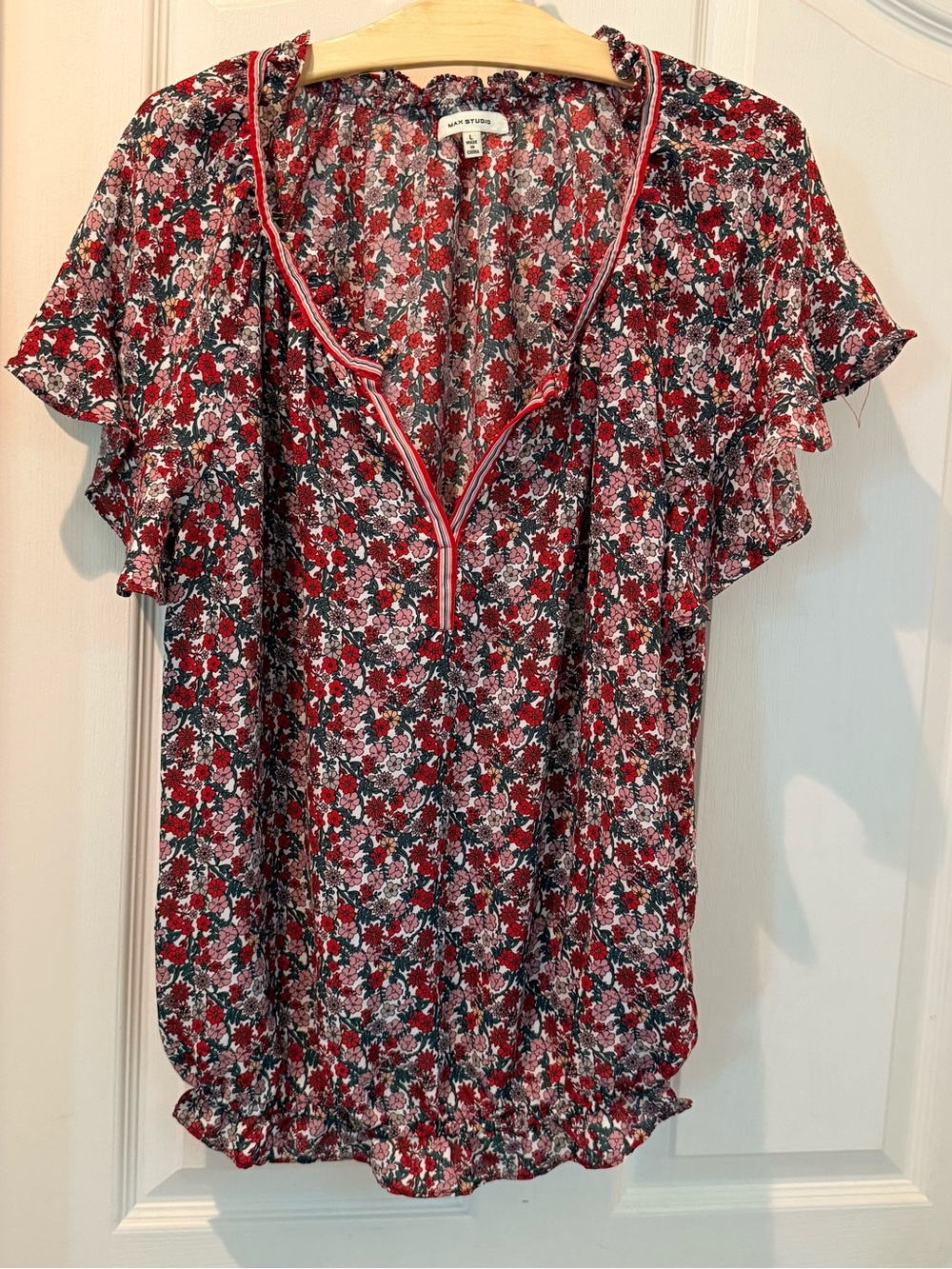 Max Studio Red Floral V-Neck Ruffle Sleeve Blouse